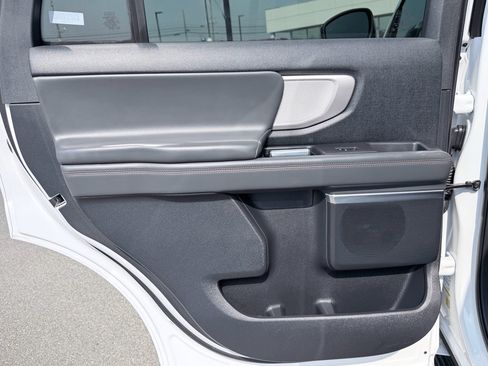 Used 2025 Ford Expedition Active image 35