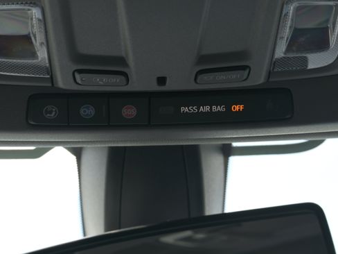 Used 2022 Chevrolet Silverado 1500 RST image 10