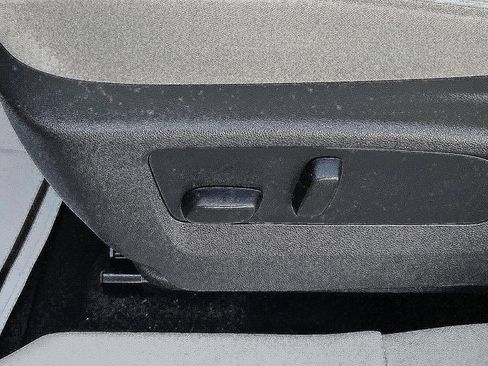 Used 2022 Buick Envision Avenir w/ Technology Package II image 27