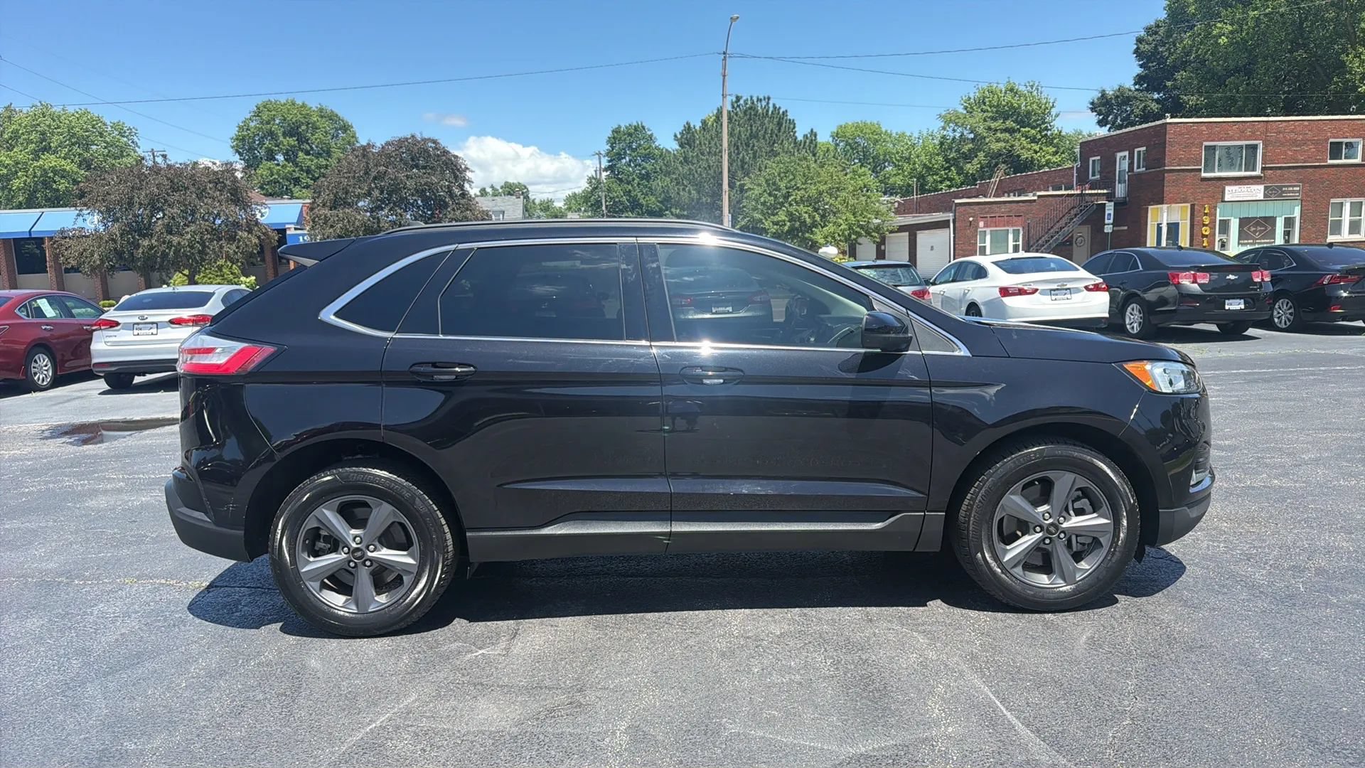Used 2022 Ford Edge SEL w/ Sport Appearance Package AWD/4WD image 4