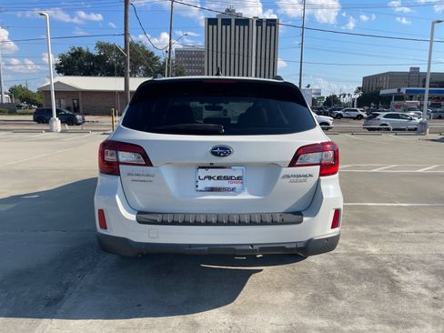 Used 2017 Subaru Outback 2.5i Touring w/ Popular Package #5A AWD/4WD image 4