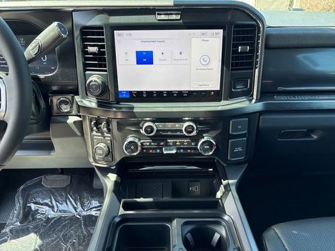 New 2026 Ford F250 Lariat w/ Black Appearance Package AWD/4WD image 29