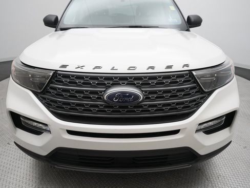 Used 2021 Ford Explorer XLT w/ XLT Sport Appearance Package image 22