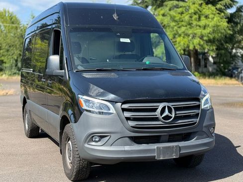 Used 2023 Mercedes-Benz Sprinter 1500 image 7