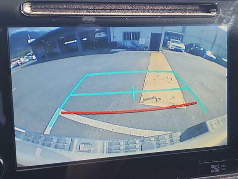 Used 2017 Toyota Tacoma TRD Off-Road image 18