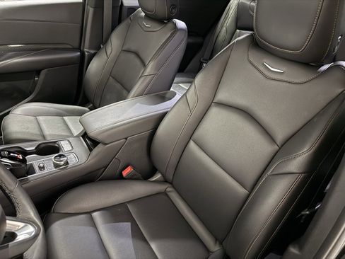 Used 2023 Cadillac XT4 Sport w/ Cold Weather Package image 7