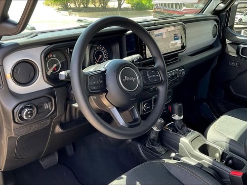New 2025 Jeep Gladiator Sport image 8