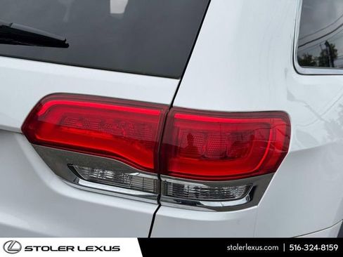 Used 2019 Jeep Grand Cherokee Limited w/ Trailer Tow Group IV AWD/4WD image 14