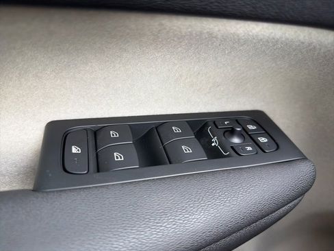 New 2026 Volvo XC40 B5 Plus w/ Protection Package Premier image 21