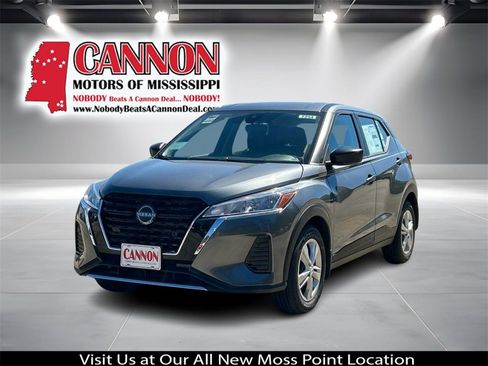 New 2025 Nissan Kicks Play S image 1