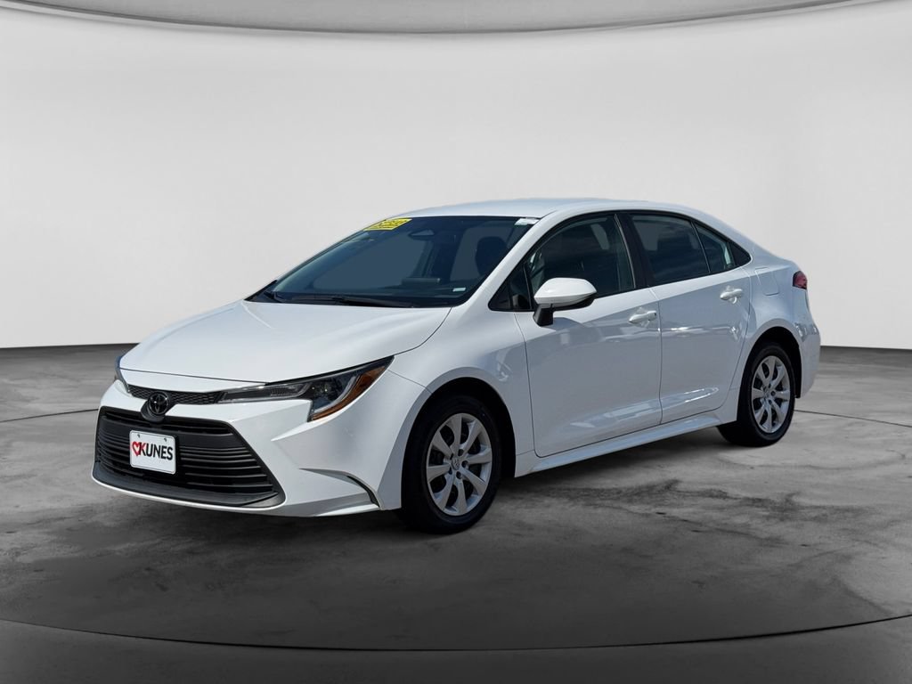 Used 2024 Toyota Corolla LE FWD image 3