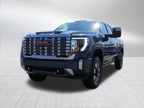 New 2025 GMC Sierra 2500 Denali w/ Denali Reserve Package image 9