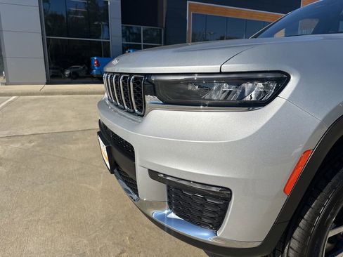 New 2025 Jeep Grand Cherokee L Limited image 15