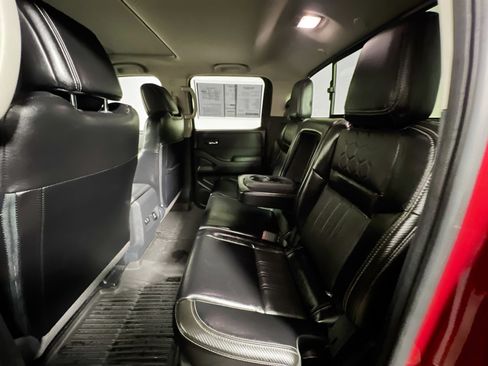 Used 2024 Nissan Frontier SL image 29