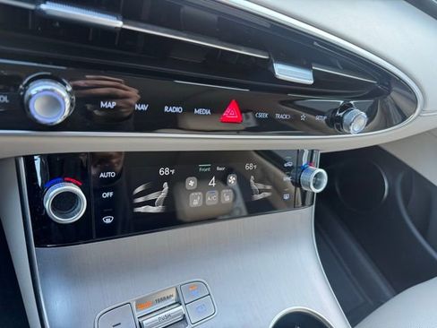 Used 2026 Genesis GV70 2.5T Select image 34