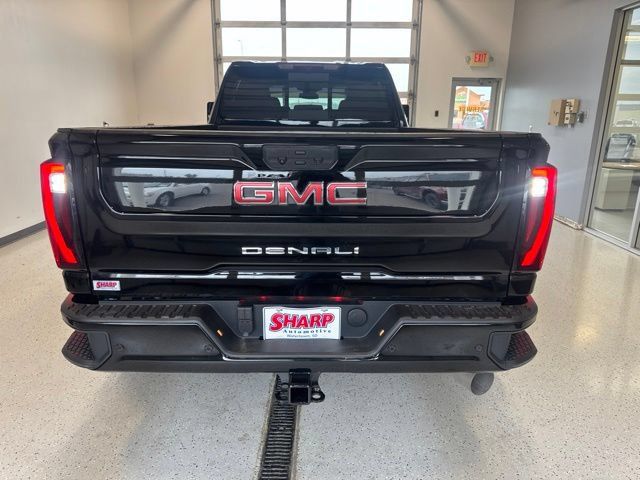 Used 2025 GMC Sierra 3500 Denali AWD/4WD image 8