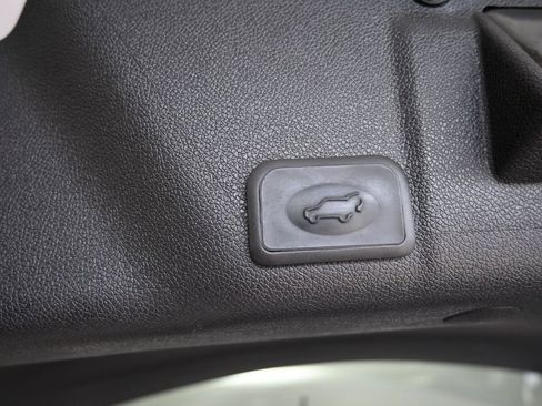 Used 2014 GMC Acadia Denali AWD/4WD image 24