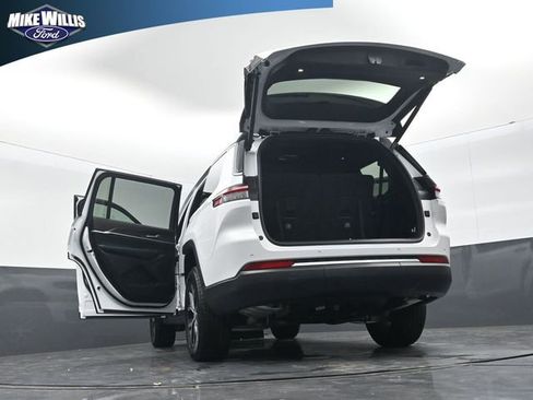 Used 2025 Jeep Grand Cherokee L Limited w/ Trailer Tow Package image 30