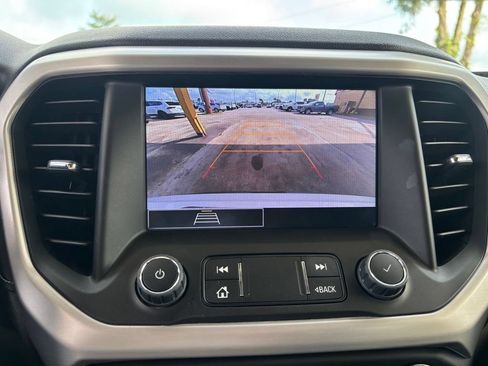 Used 2023 GMC Acadia SLE FWD image 5