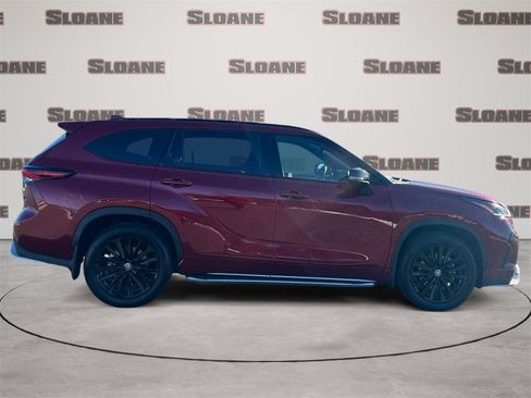 Used 2024 Toyota Highlander XSE image 6
