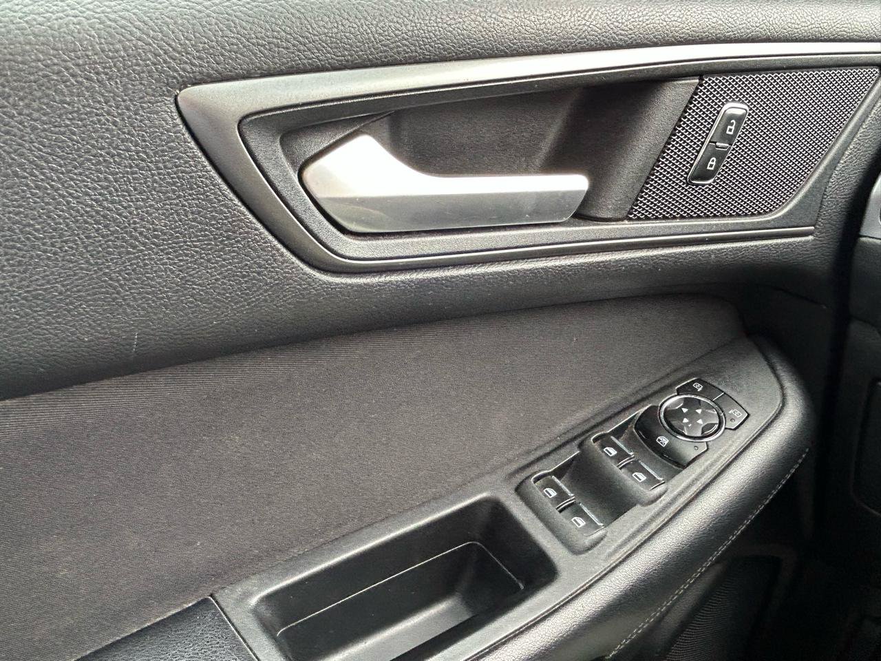 Used 2017 Ford Edge SE AWD/4WD image 28