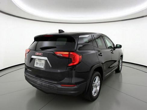 Used 2024 GMC Terrain SLE image 9