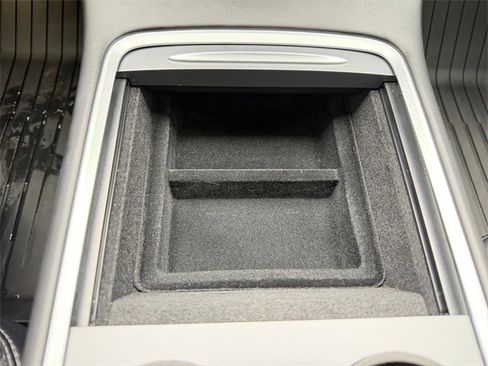 Used 2022 Tesla Model Y Performance image 20