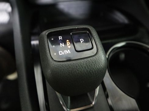 Used 2023 Nissan Rogue S image 42