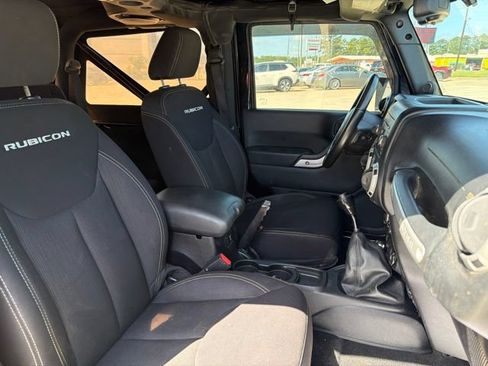 Used 2014 Jeep Wrangler Rubicon w/ Power Convenience Group AWD/4WD image 16