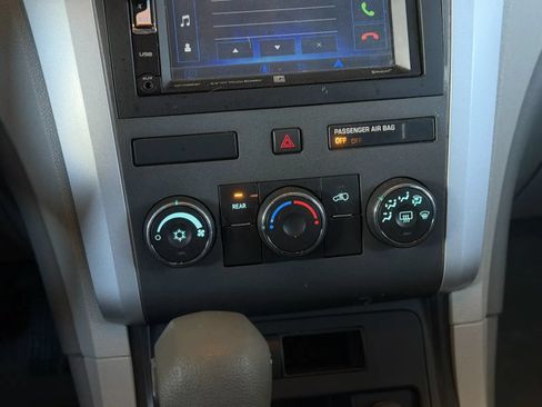 Used 2011 Chevrolet Traverse LS AWD/4WD image 31