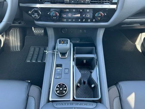 New 2026 Nissan Pathfinder SL AWD/4WD image 17