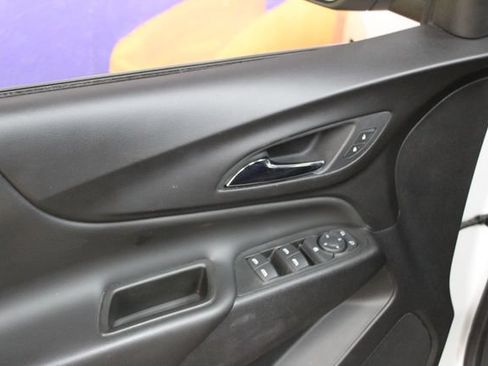 Used 2021 Chevrolet Equinox LT FWD image 13