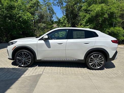 New 2026 BMW X2 xDrive28i w/ Technology Package AWD/4WD image 2