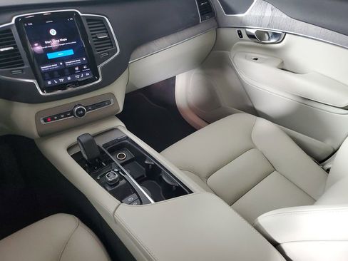 Certified 2025 Volvo XC90 T8 Core AWD/4WD image 19
