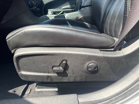Used 2023 Chrysler 300 S RWD image 12
