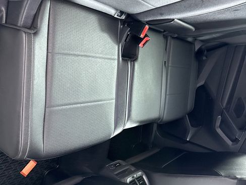 Used 2019 Volkswagen Tiguan SE image 26