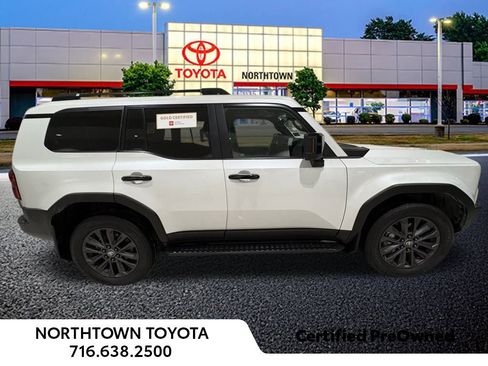 Used 2025 Toyota Land Cruiser image 3
