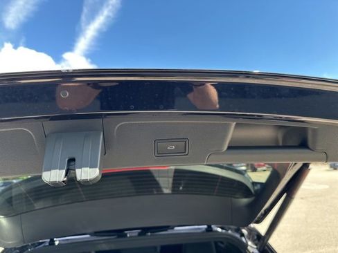 New 2026 Volkswagen Atlas Cross Sport SE image 9