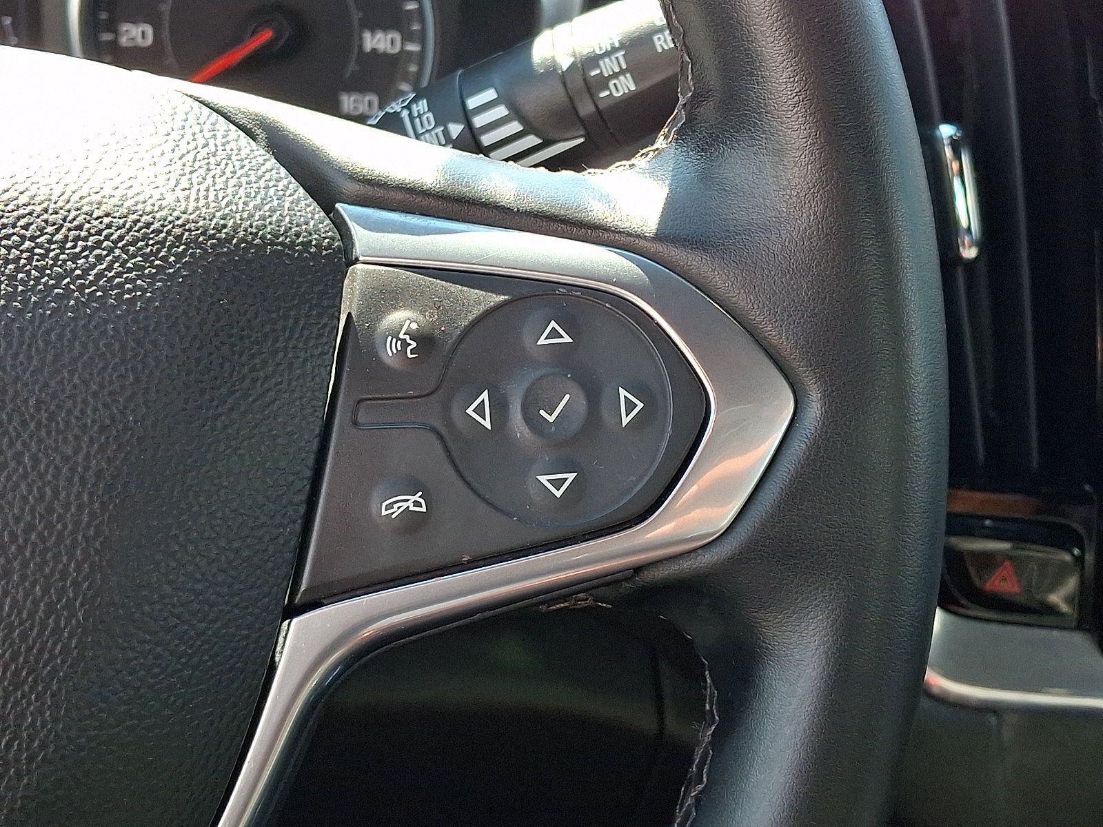 Used 2023 Chevrolet Traverse LT AWD/4WD image 24