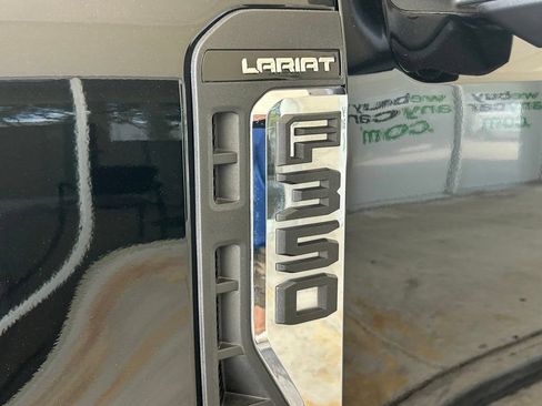 Used 2025 Ford F350 Lariat w/ Lariat Ultimate Package AWD/4WD image 15