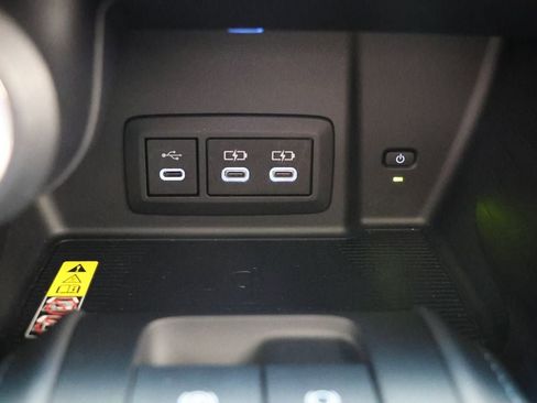 Used 2024 Toyota Venza Nightshade image 27