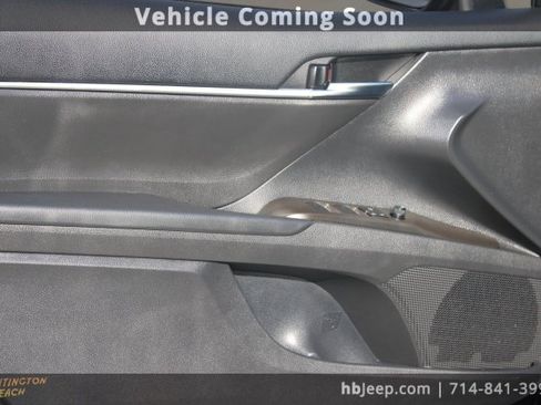 Used 2023 Toyota Camry SE image 9