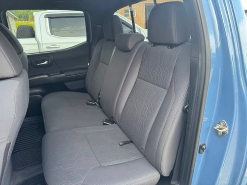 Used 2019 Toyota Tacoma TRD Sport AWD/4WD image 20