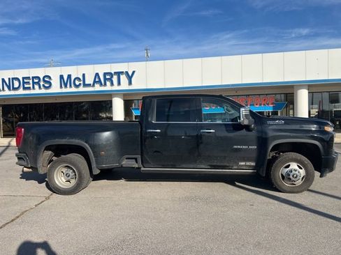 Used 2023 Chevrolet Silverado 3500 High Country image 2
