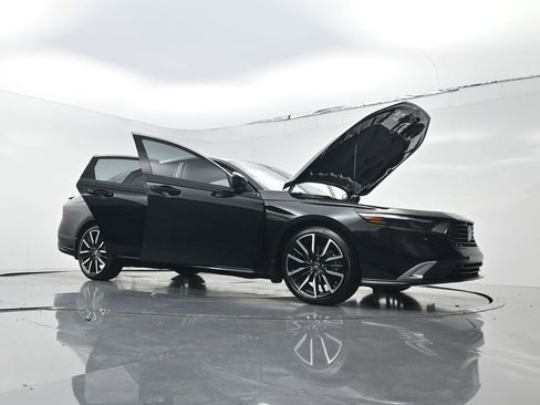 Used 2025 Honda Accord Touring image 28