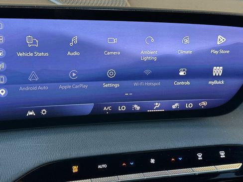 Certified 2025 Buick Enclave Preferred FWD image 20
