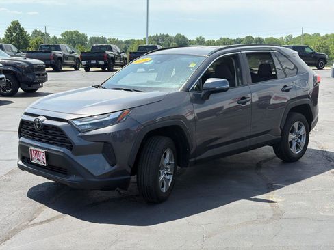 Used 2024 Toyota RAV4 XLE AWD/4WD image 3
