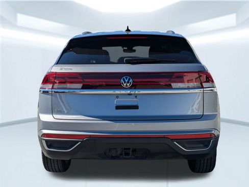 Used 2024 Volkswagen Atlas Cross Sport SE image 5