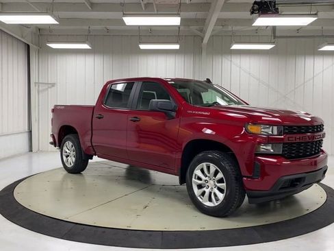 Used 2022 Chevrolet Silverado 1500 Custom AWD/4WD image 2