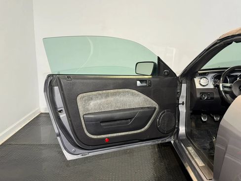 Used 2006 Ford Mustang GT Premium RWD image 13